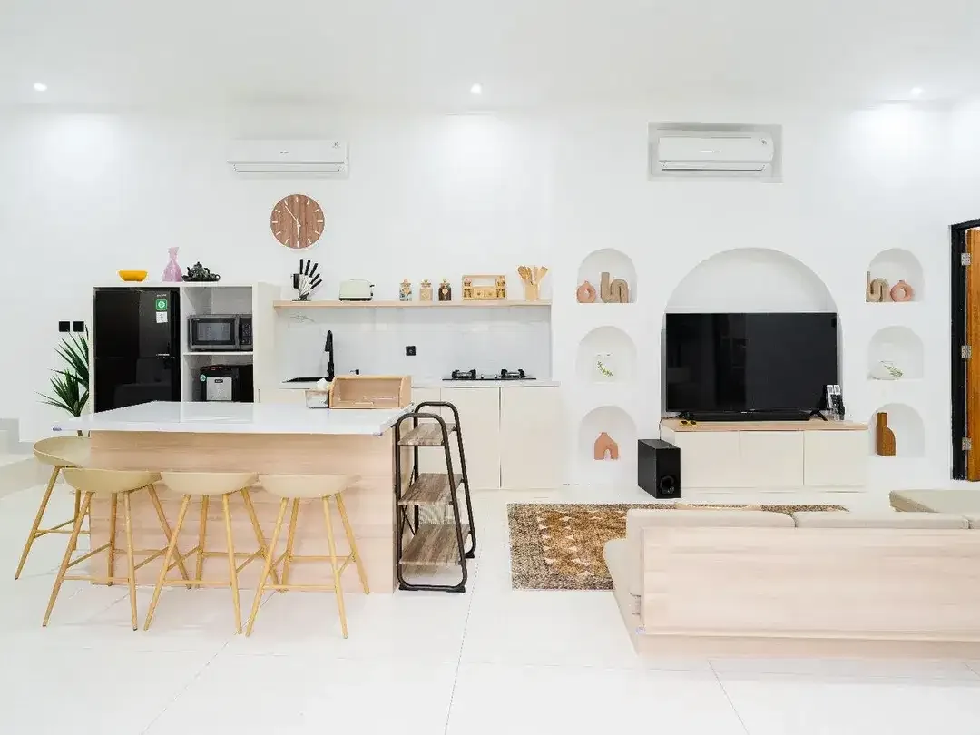 Villa lokasi sangat strategis di Kerobokan Canggu Bali - Image 2 of 10