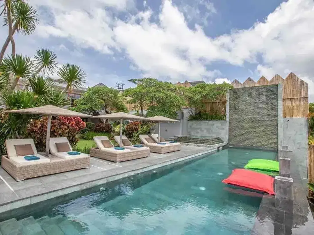 5 BEDROOMS PANORAMIC  OCEAN VIEW PRIVATE LUXURY RESIDENCE AT JIMBARAN - Image 2 of 10