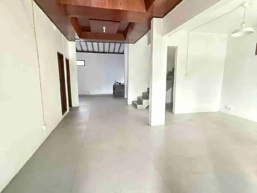 Rumah Modern Klasik 2 Lantai Dekat Seminyak Kerobokan - Image 10 of 10
