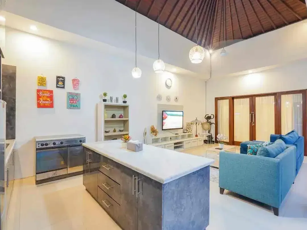 Villa Nyaman 3 Bedroom Seminyak Lokasi Strategis - Image 5 of 10