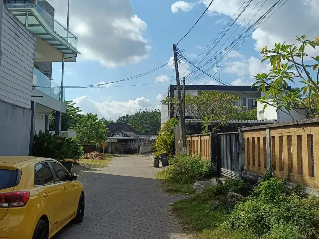 Tanah SHM Lingkungan Perumahan dan Kost Eksisting Siap Bangun dengan Harga Menarik di Puri Gading Jimbaran - Image 1 of 6