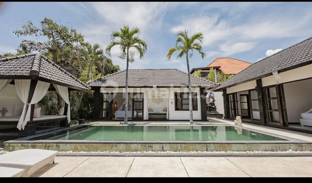 Beautiful Modern Classic Villla At Seminyak - Image 1 of 4