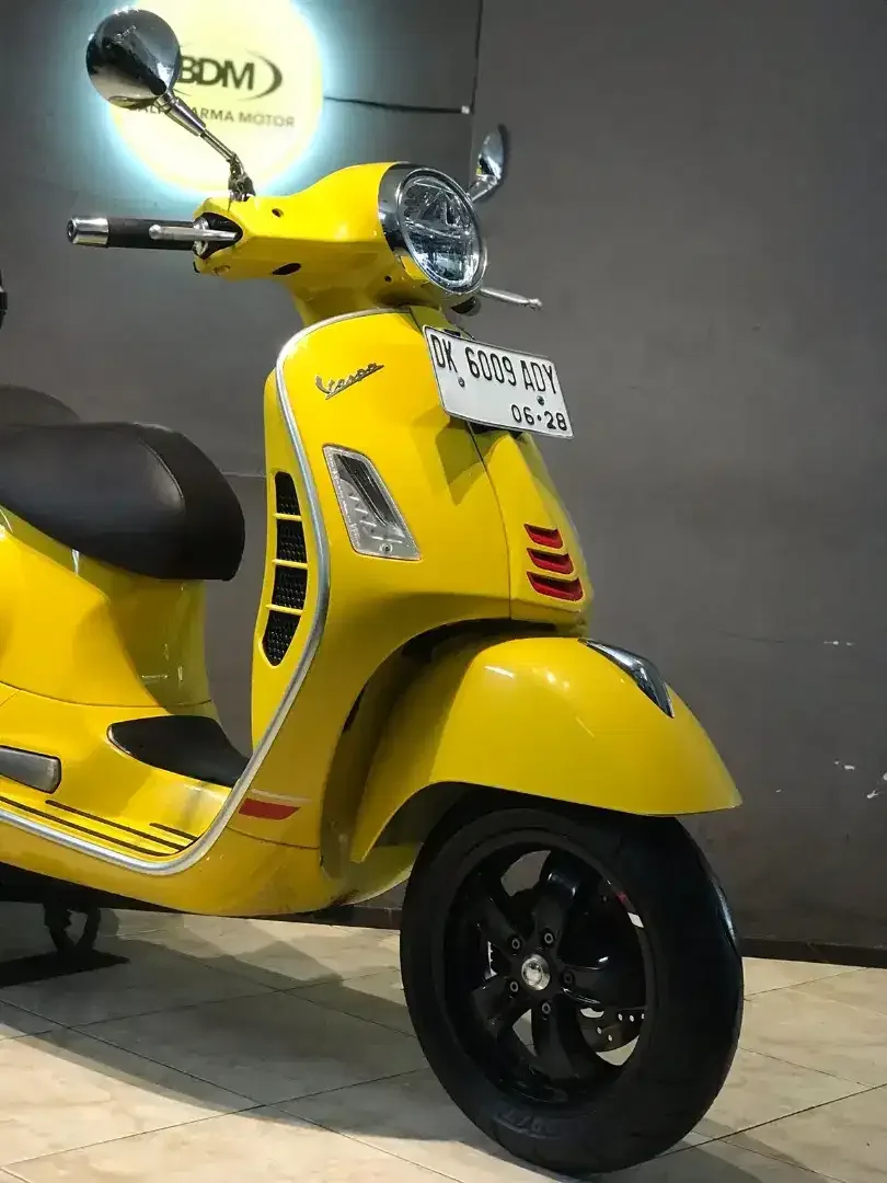 DP 6 JT/ BUNGA MENURUN 2% / PIAGGIO VESPA GTS TAHUN 2023 - Image 1 of 9