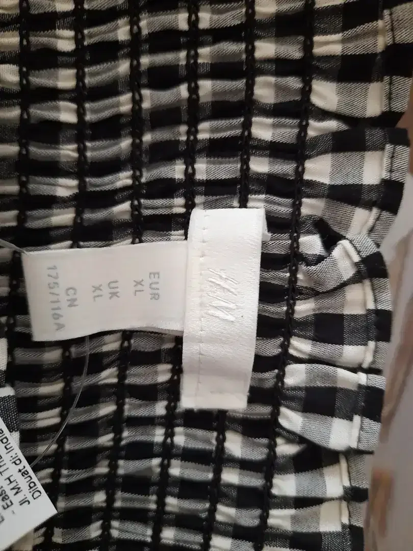 Baju Monocrome HnM Black n White - Image 4 of 4