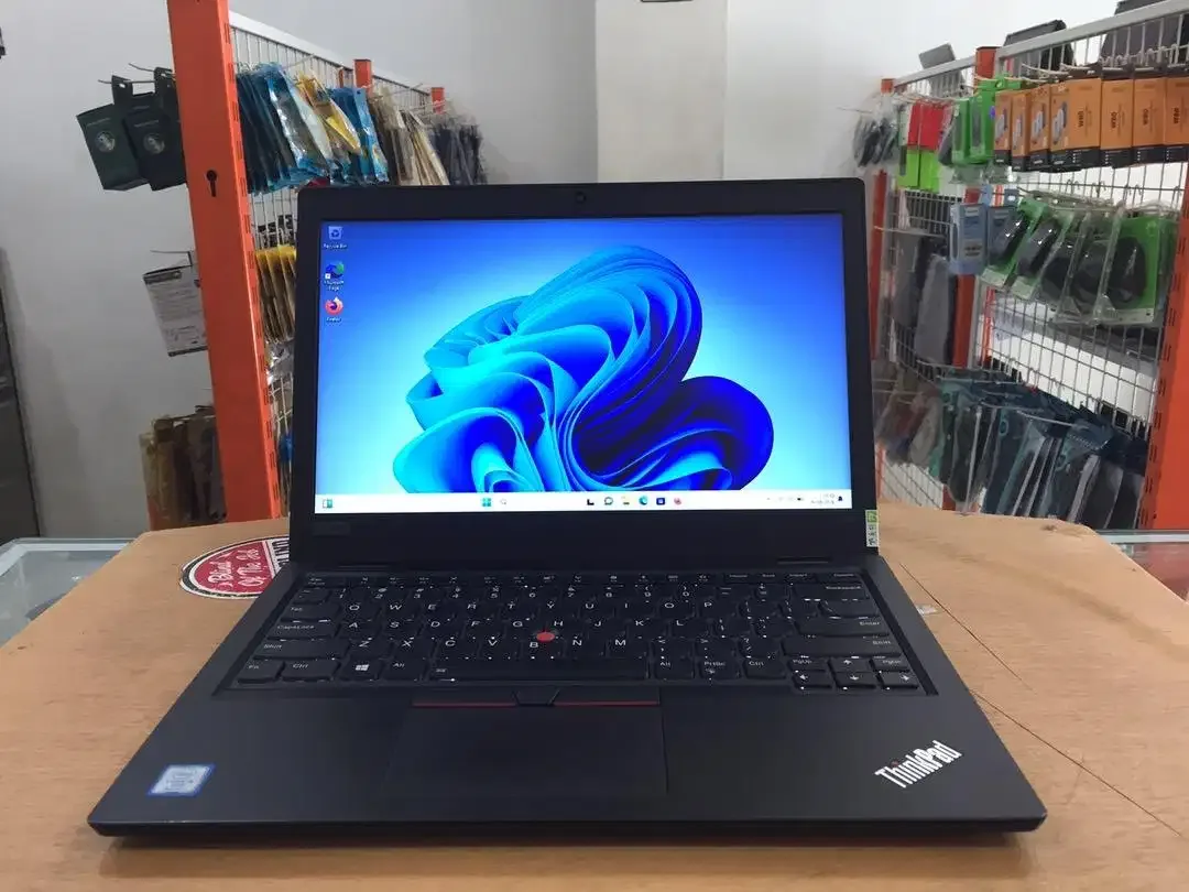 Lenovo ThinkPad L380 Core i5Gen8 Ram 8GB SSD 256GB 14in Slim Mulus - Image 1 of 10