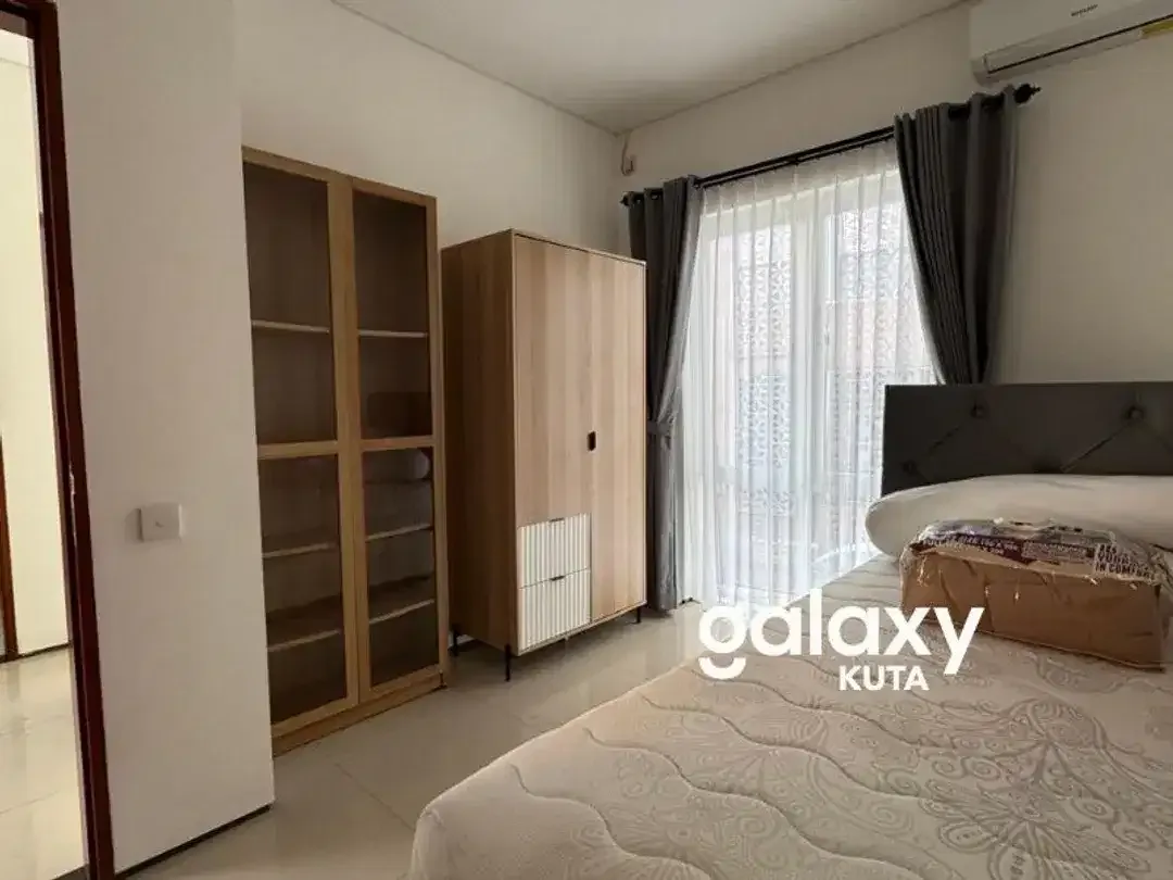 MODERN TROPICAL HOUSE IN PURA MERTASARI FOR SALE OR LEASEHOLD - Image 9 of 10
