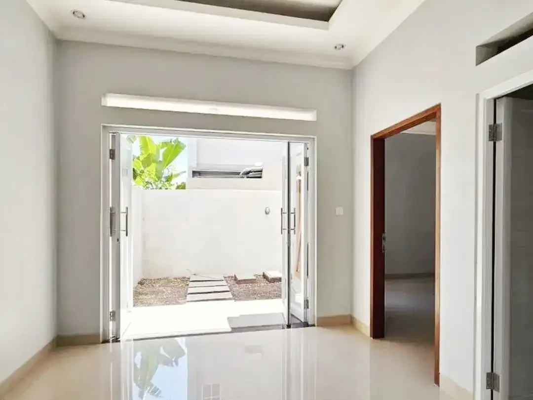 Hunian Modern Minimalis untuk Keluarga di Pusat Kota - Image 5 of 10