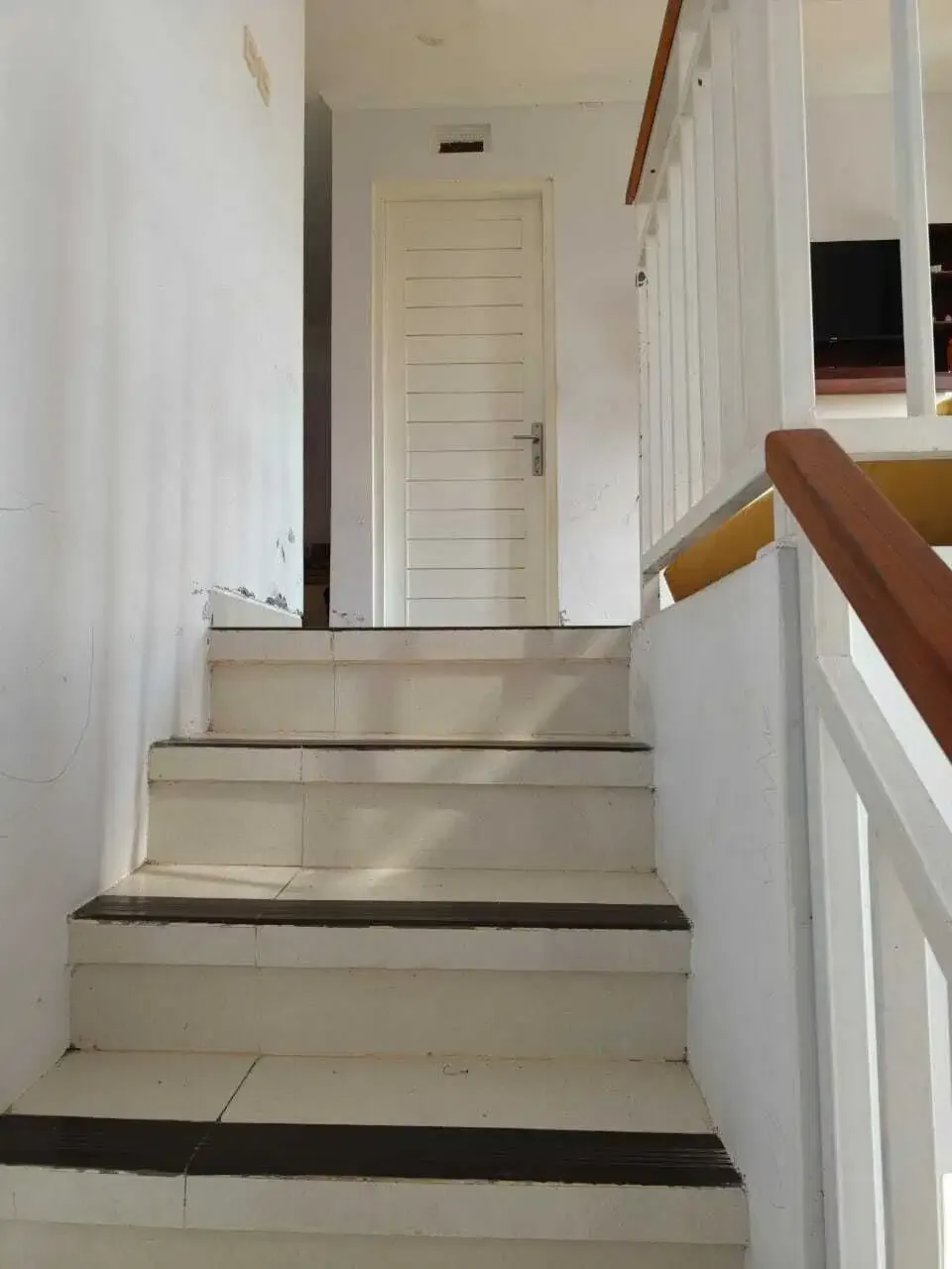 RUMAH MINIMALIS 2 LT KAWASAN PENDUDUK DENPASAR SELATAN - Image 5 of 9