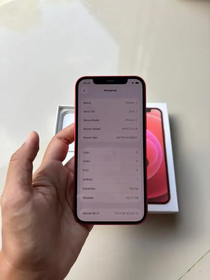iPhone 12 Red 128GB inter - Image 2 of 8