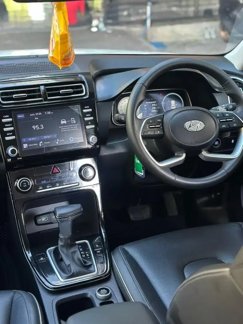 CRETA PRIME 2022 MATIC ASLI BALI LOW KM - Image 9 of 10