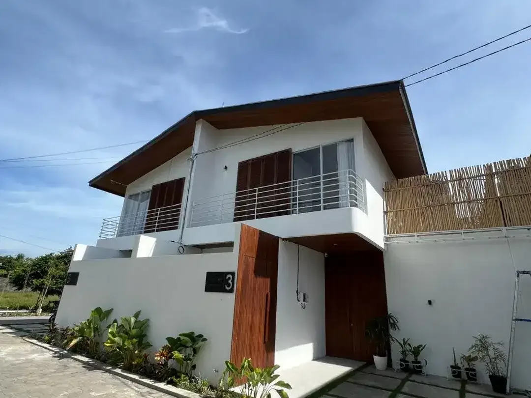 Villa Baru Modern 3 Kamar Furnish Cantik Nyaman di Jimbaran - Image 1 of 10