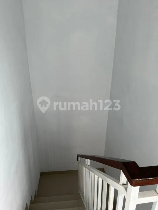 Dikontrakkan Rumah Rumah Baru Jadi, Konsep Minimalis Lt2 di Perumahan Grand Srikandi Mansion Munggu, - Image 4 of 4