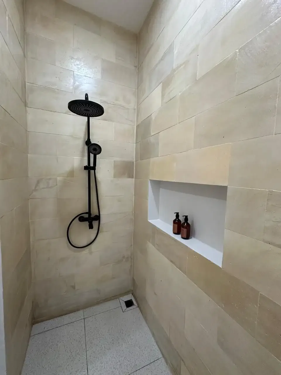VILLA MEDITERANIAN ONE GATE FURNISHED LOKASI BEST KEROBOKAN - Image 6 of 10