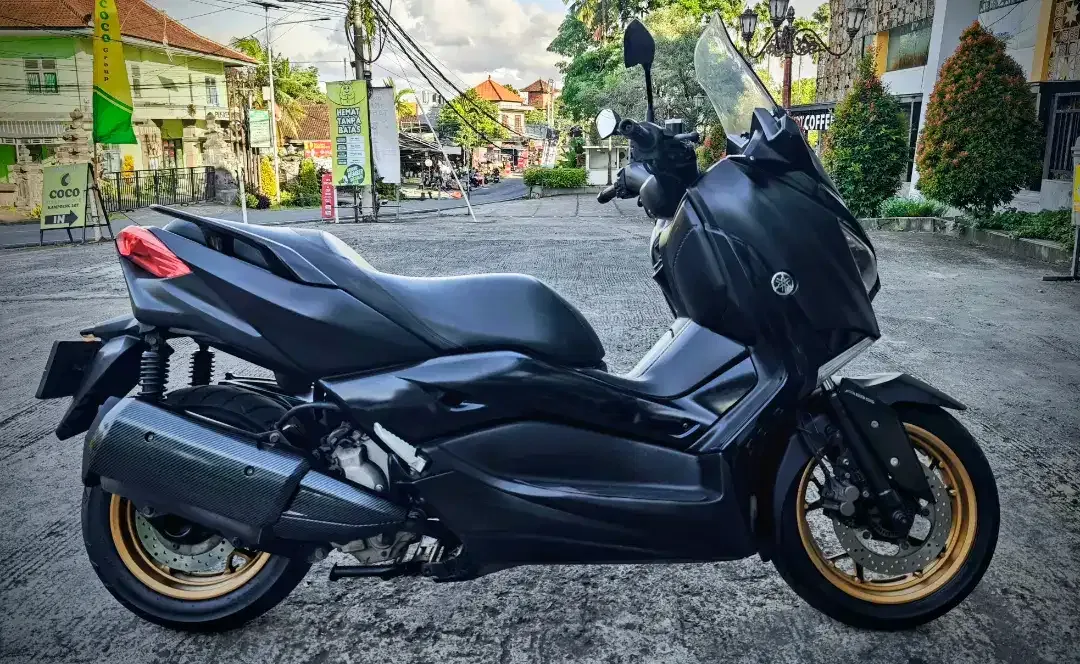 Xmax 2018 hitam - Image 2 of 5