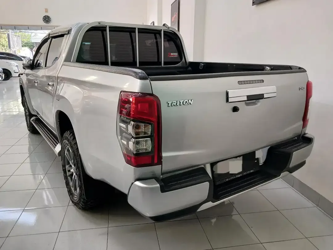 Mitsubishi Triton Exceed Double Cabin 2019 Silver Metalik M/T - Image 5 of 5