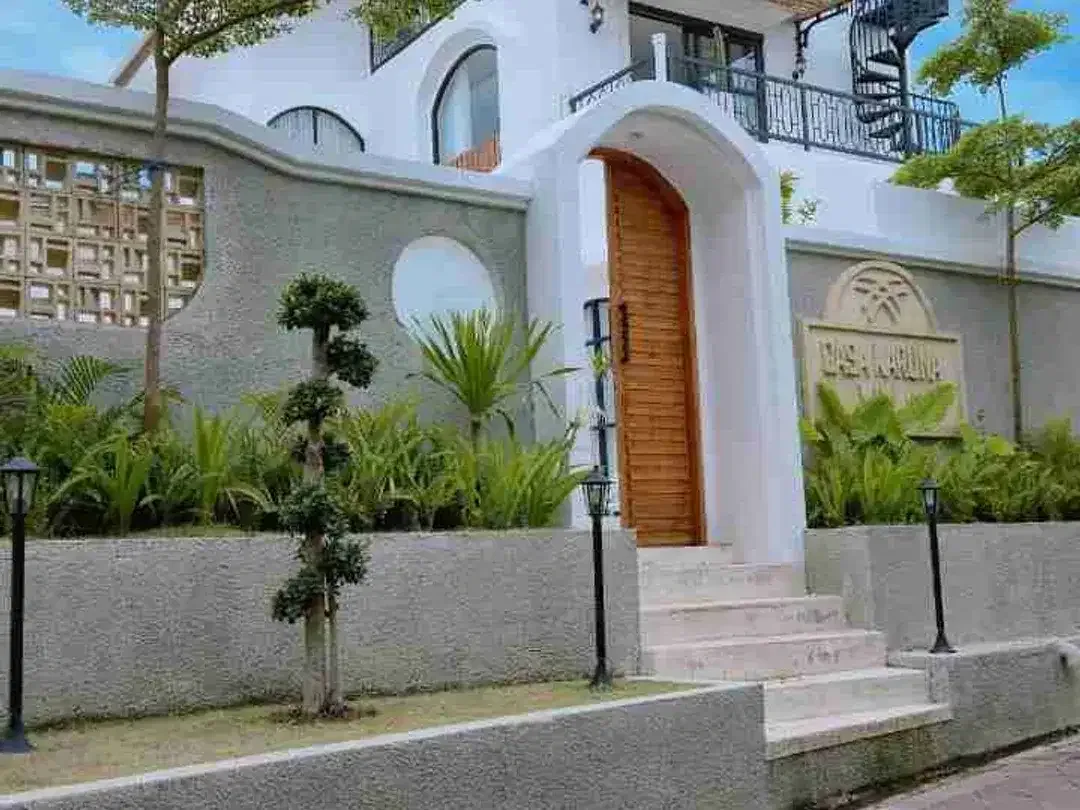 DISEWAKAN LUXURY VILLA DI KAWASAN UNGASAN DEKAT SAVAYA, DEKAT PANTAI MELASTI DENGAN VIEW MENAWAN - Image 4 of 9