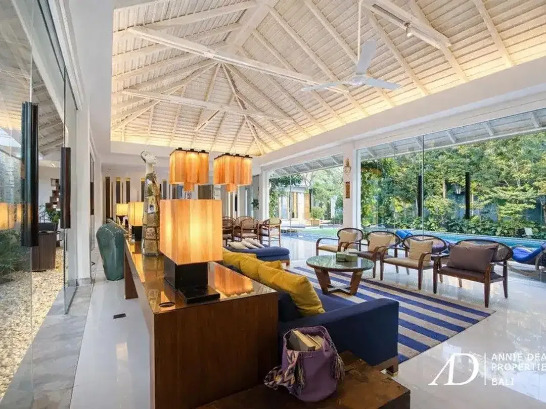 LEASEHOLD | PRIME SEMINYAK VILLA WITH PONDOK WISATA - 29 YEARS LEASE - Image 5 of 10