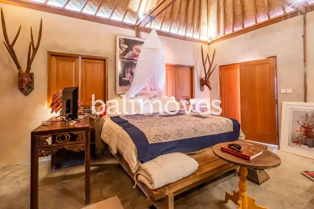 Villa Klasik Baru Dua Lantai dengan Dua Kamar Tidur di Sanur - Image 3 of 10