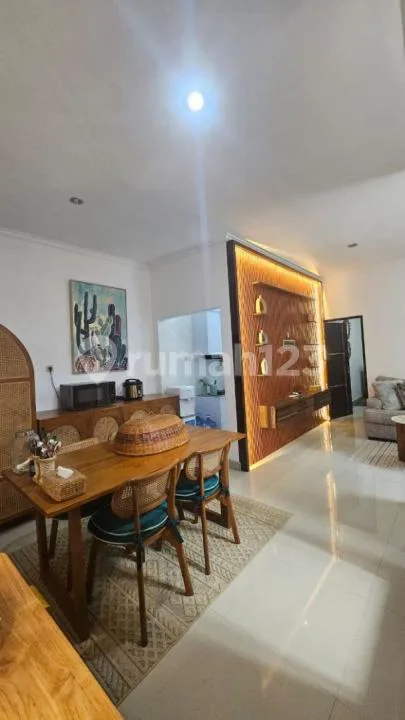 Rumah 2 Lantai Fully Furnished Graha Adi Village Padangsambian, 3Kt, SHM & IMB, Rp 145 Juta/Tahun - Image 1 of 4