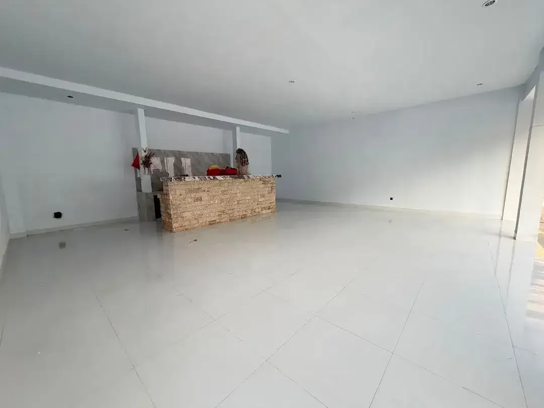 DISEWAKAN VILLA DAN TANAH DI JL ABASAN TIBUBENENG KUTA UTARA BALI - Image 6 of 6