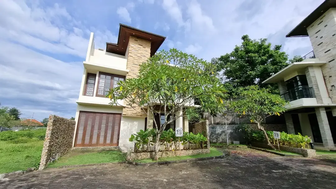 Dijual Villa Mewah Di Kawasan Pariwisata Summerfield Jimbaran - Image 1 of 10