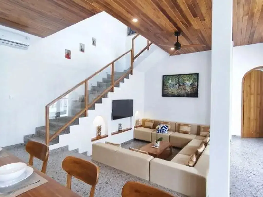 Luxury Private Villa Fully Furnished 3 Br Di Batu Bolong Canggu - Image 2 of 10