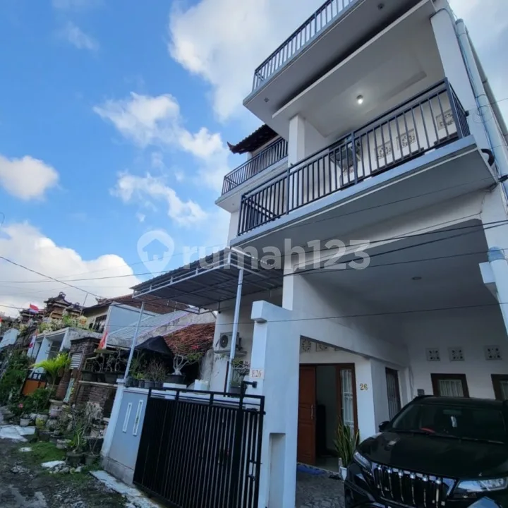 Rumah Modern 3 Lantai Siap Huni di Taman Griya Jimbaran Nusa Dua - Image 1 of 4