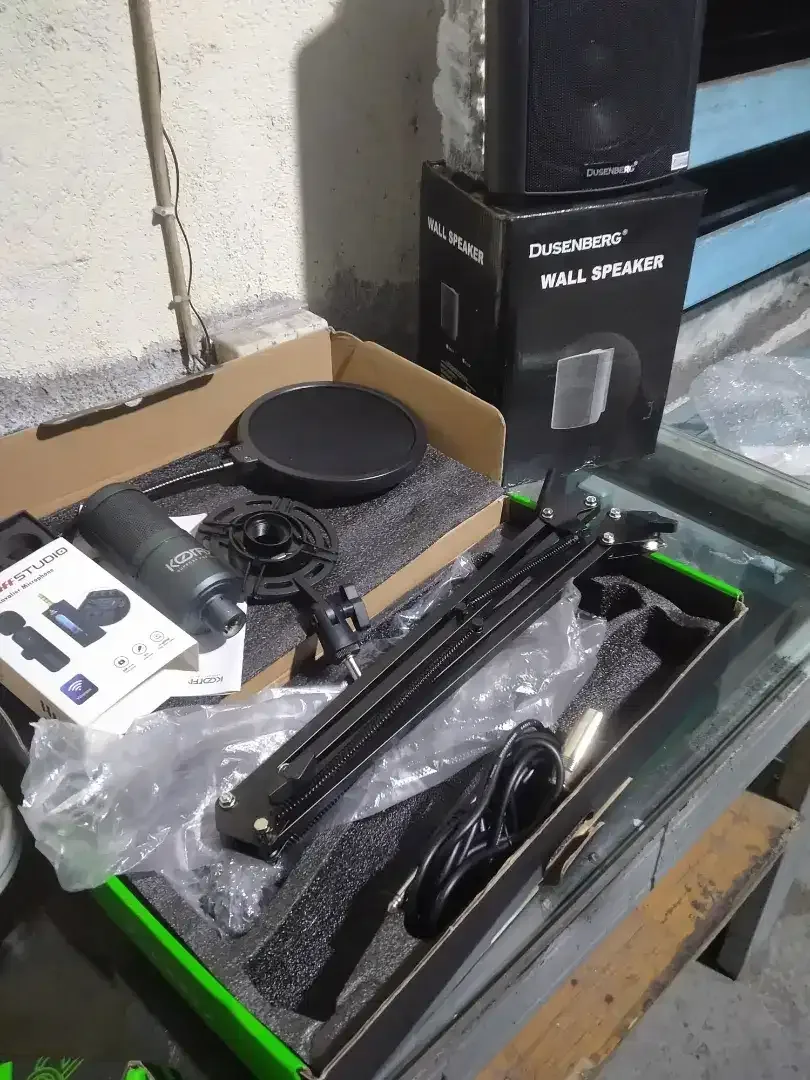 Satu set mic Condensor , Wall Speaker Dusemberg , Wireless Microphone - Image 3 of 4