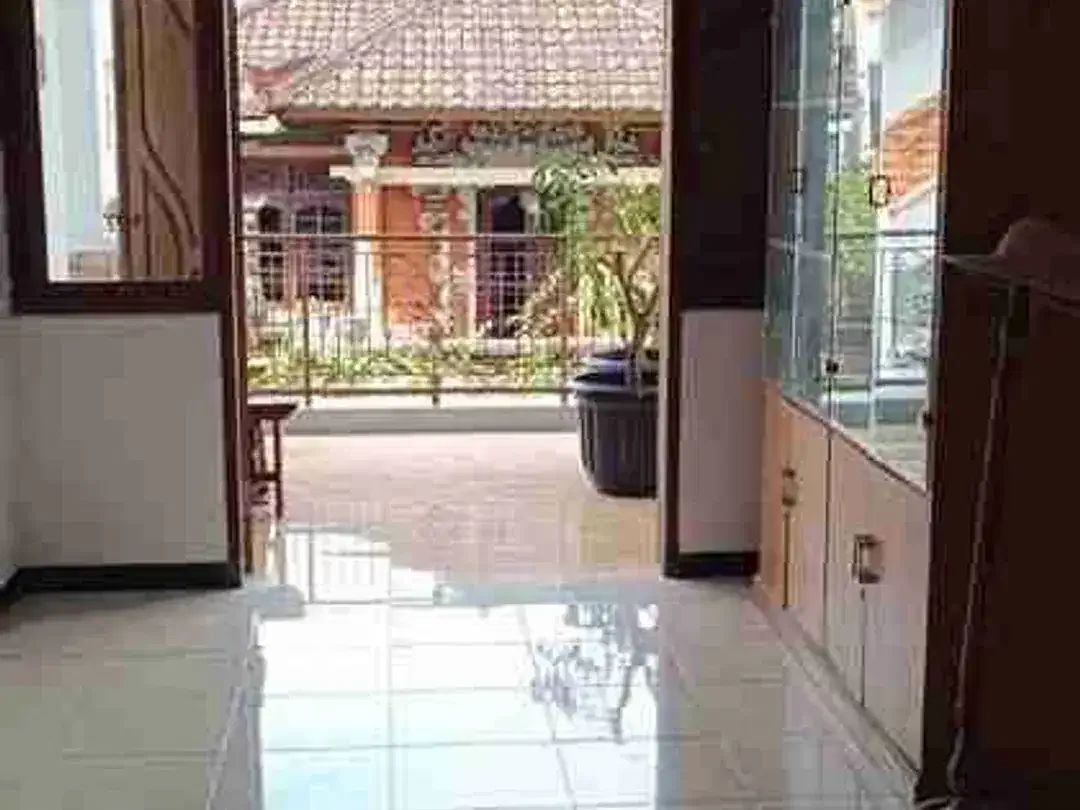 Rumah 2 Lantai Terawat di Muding Kerobokan Kuta Utara - Image 2 of 8