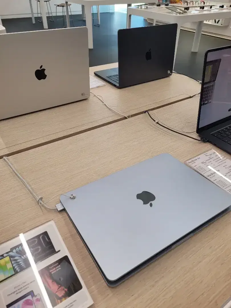 Ready MacBook Air M5 15 inci bisa kredit bungan ringan - Image 3 of 3