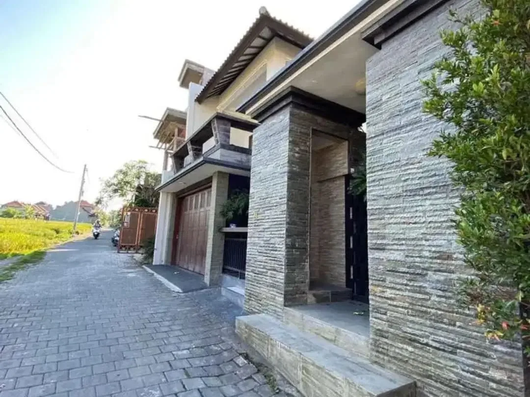 JUAL RUMAH SEMI VILLA GIANYAR - Image 8 of 10