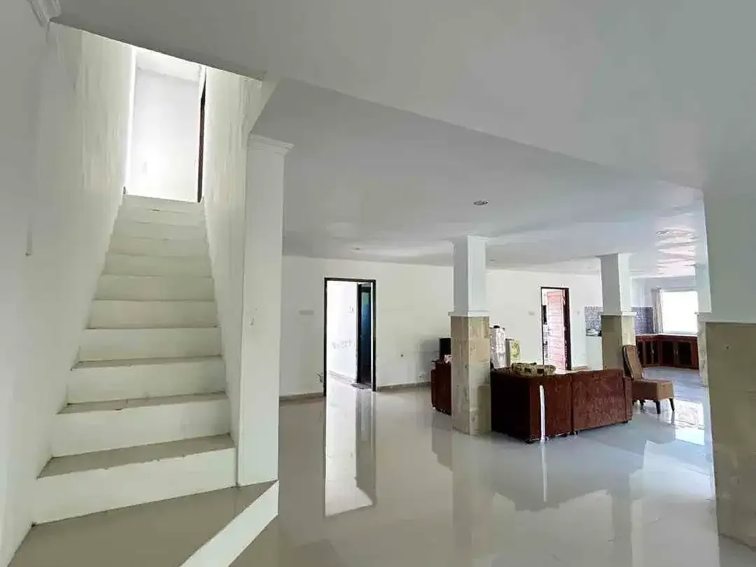 Villa lovina 8 are, view pantai

Jl. Melati, Dencarik, Kec. Banjar, Kabupaten Buleleng - Image 3 of 10
