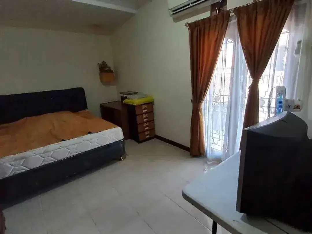 RUMAH LUAS DI TENGAH KOTA DENPASAR AREA BADAK AGUNG - RENON - Image 6 of 10