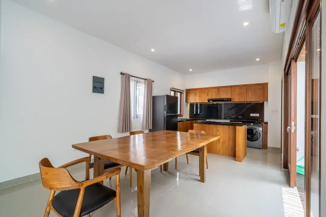 Spacious 4-Bedroom Villa for Sale in Kerobokan Residential Complex - Image 7 of 10