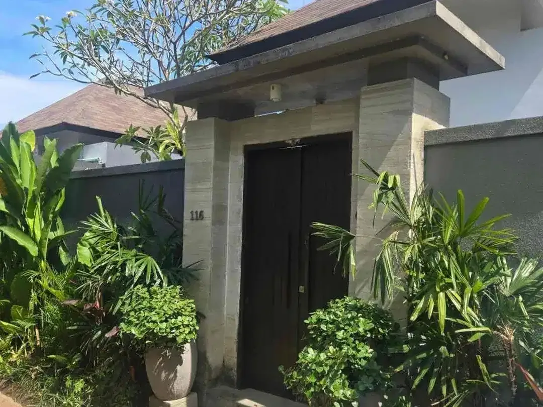 For sale a cozy villa at bumbak umalas - Image 1 of 9