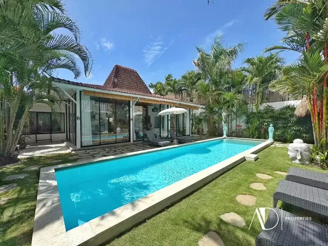 LEASEHOLD (14 YEARS) | JOGLO-STYLE 4-BEDROOM VILLA IN OBEROI SEMINYAK - Image 3 of 10