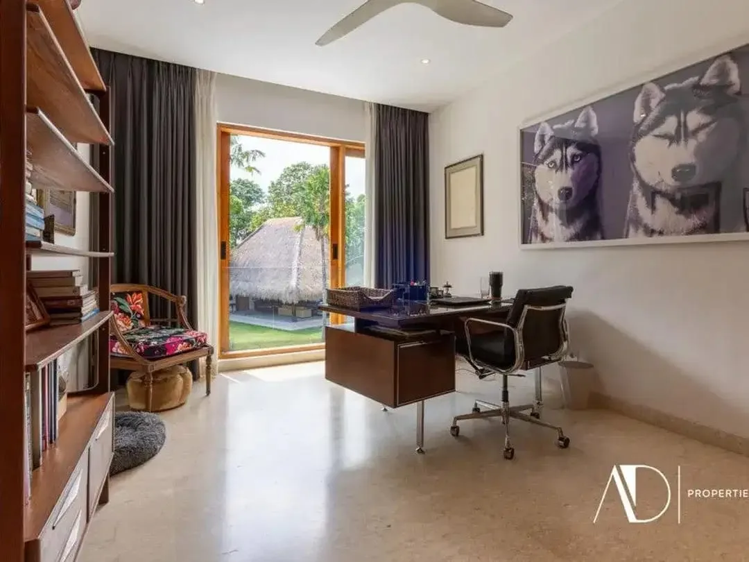 FREEHOLD | CONTEMPORARY TROPICAL ESTATE IN PERERENAN - Image 4 of 10
