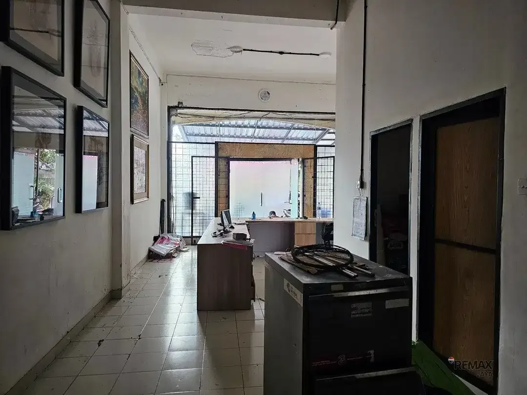 Ruko 3 Lantai Disewakan di Denpasar Barat, 2 menit ke Mahendradata Selatan - Image 3 of 9