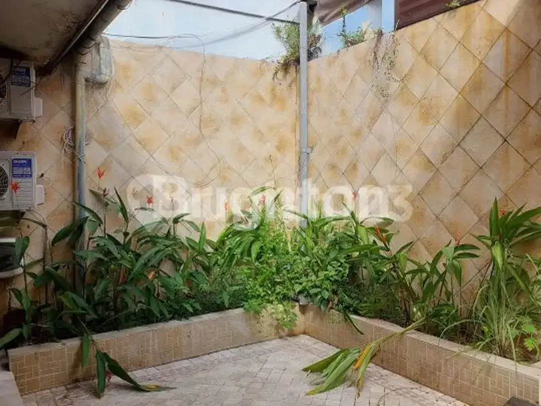 Rumah Strategis Dekat Nuris 2 Lantai 200 Meter2 Jl Mertanadi Kerobokan Bali - Image 6 of 10