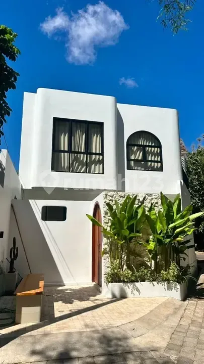 Brand New Villa 2 BR Mediterania Style, Fully Furnished Ready To Move In! Lokasi Startegis di Jimbaran - Kuta - Image 1 of 4