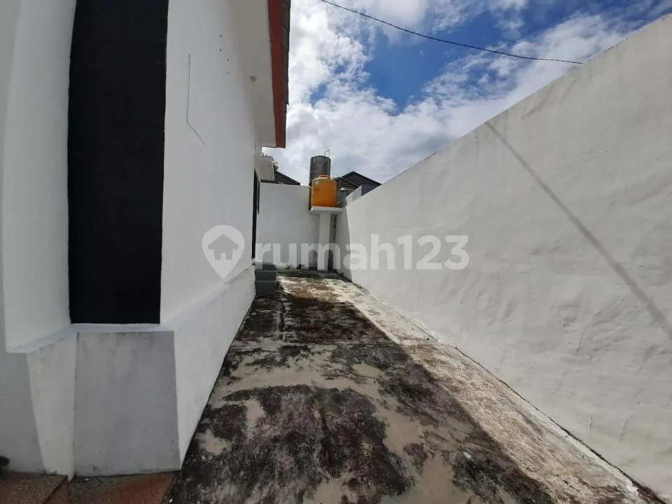 Minimalist House With 24 Hour Security At Goa Gong Badung Bali - Image 4 of 4