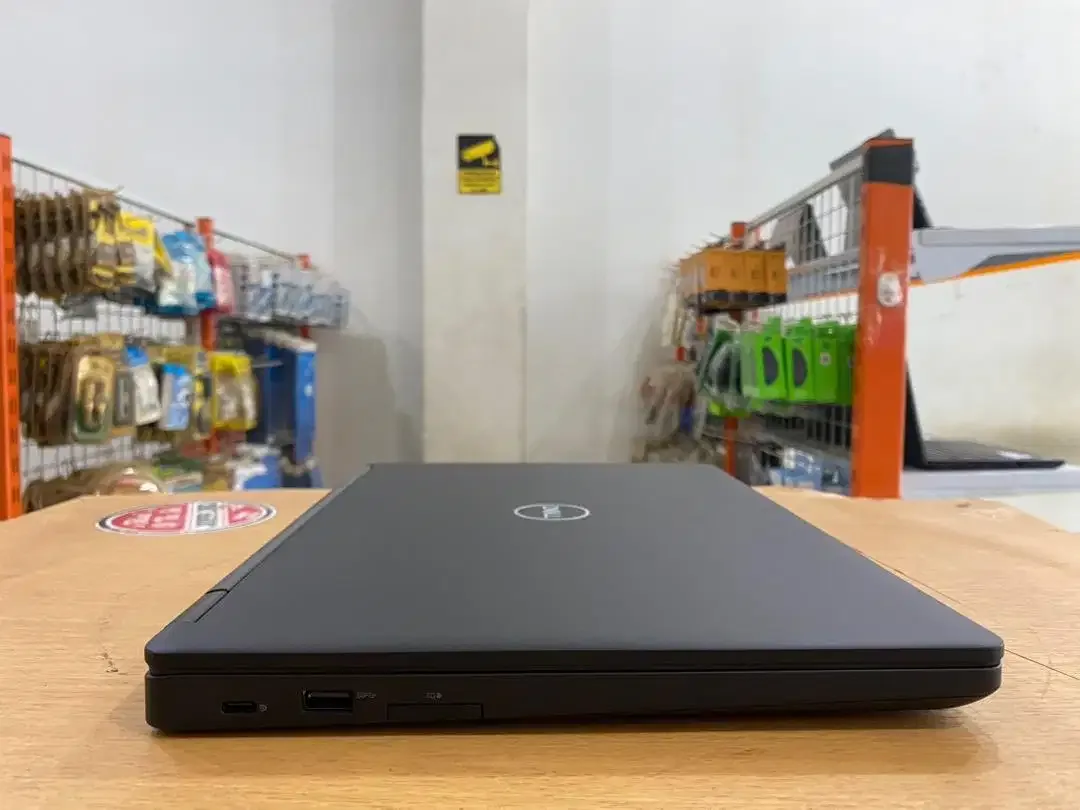 Laptop DELL Latitude E5490 Core i5Gen8 Ram 8GB SSD 256GB Mulus Kuat - Image 7 of 10