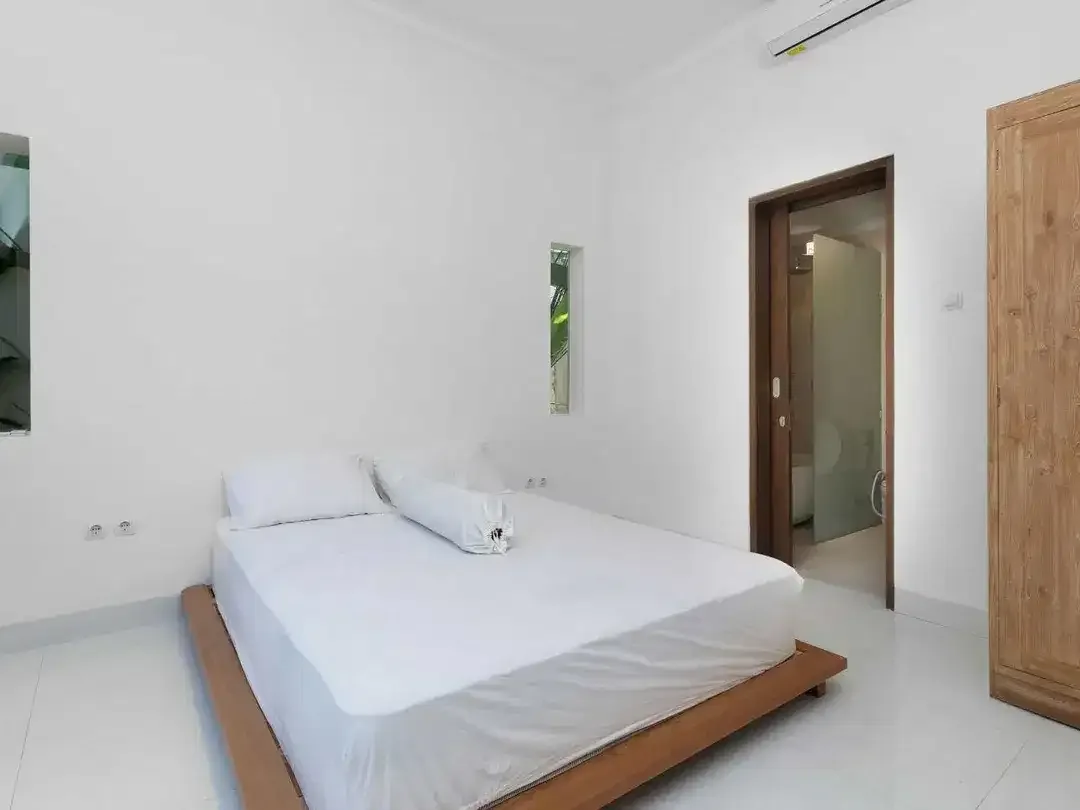 3 Bedroom Private Villa with Pool for Yearly Rental in Kerobokan Bali - Image 9 of 10