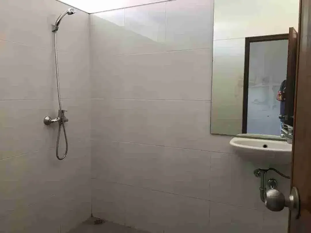 dijual rumah lantai 2 one gate dekat Asian internasional scool taman Rama purigading jimbaran Kuta Selatan Badung Bali - Image 10 of 10