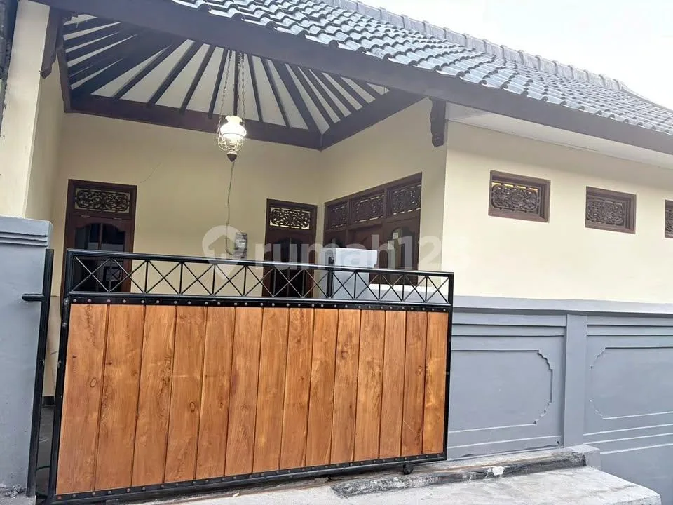 Dikontrakan Rumah Unfurnished, Jalan Cekomaria, Denpasar Utara - Image 1 of 4