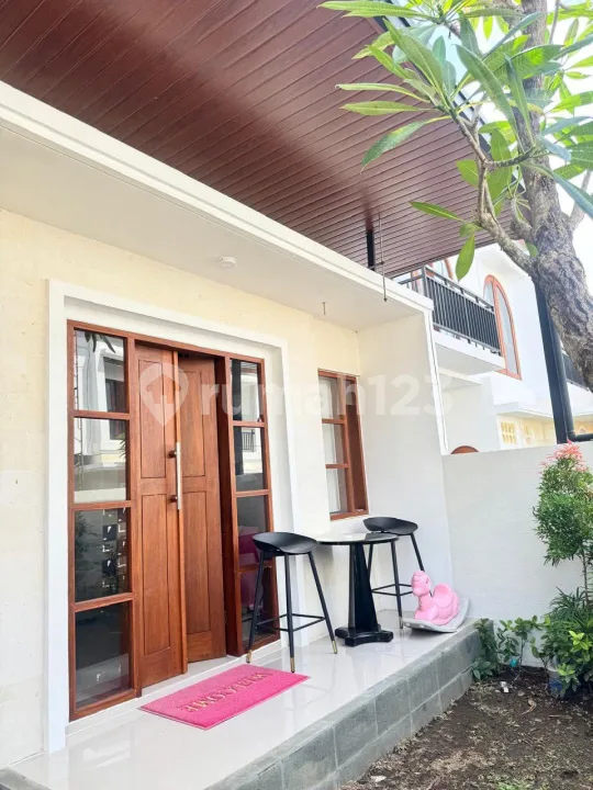 Dikontrakkan Rumah Full Furnished Area Kerobokan Bali - Image 2 of 4