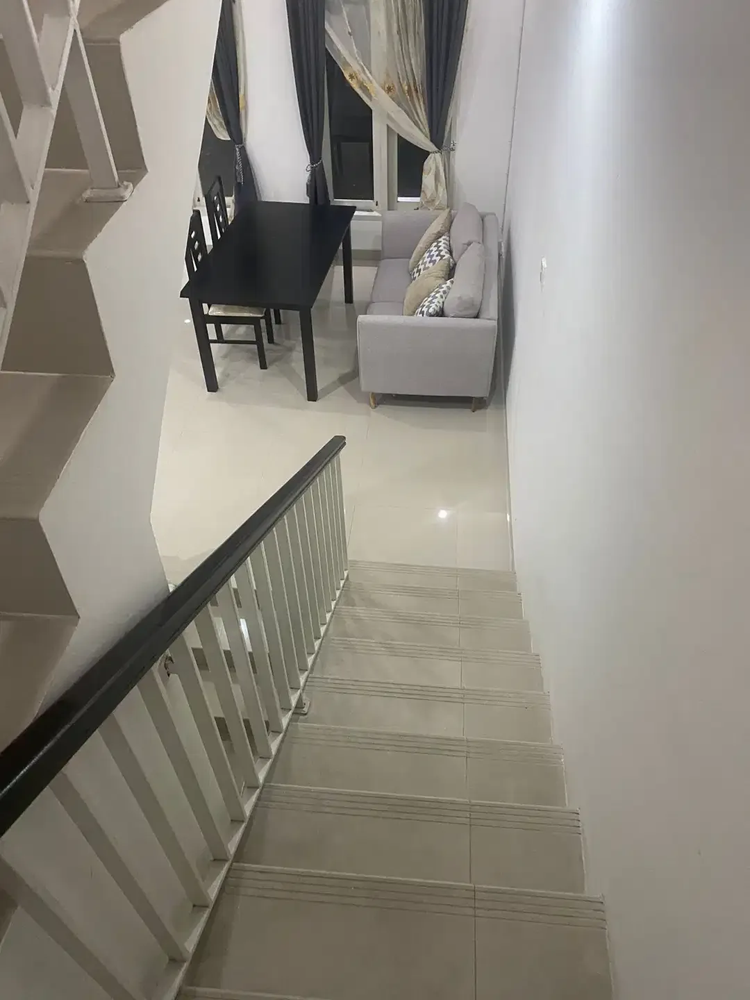 DI SEWAKAN RUMAH  BARU MINIMALIS FULL FURNISHED AREA DENPASAR - Image 5 of 10