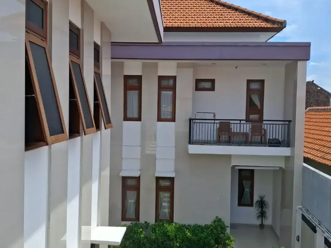 Dijual Rumah + Kantor Fully Furnish  2 Lantai di Jl.Suli, Denpasar Utara - Image 3 of 10