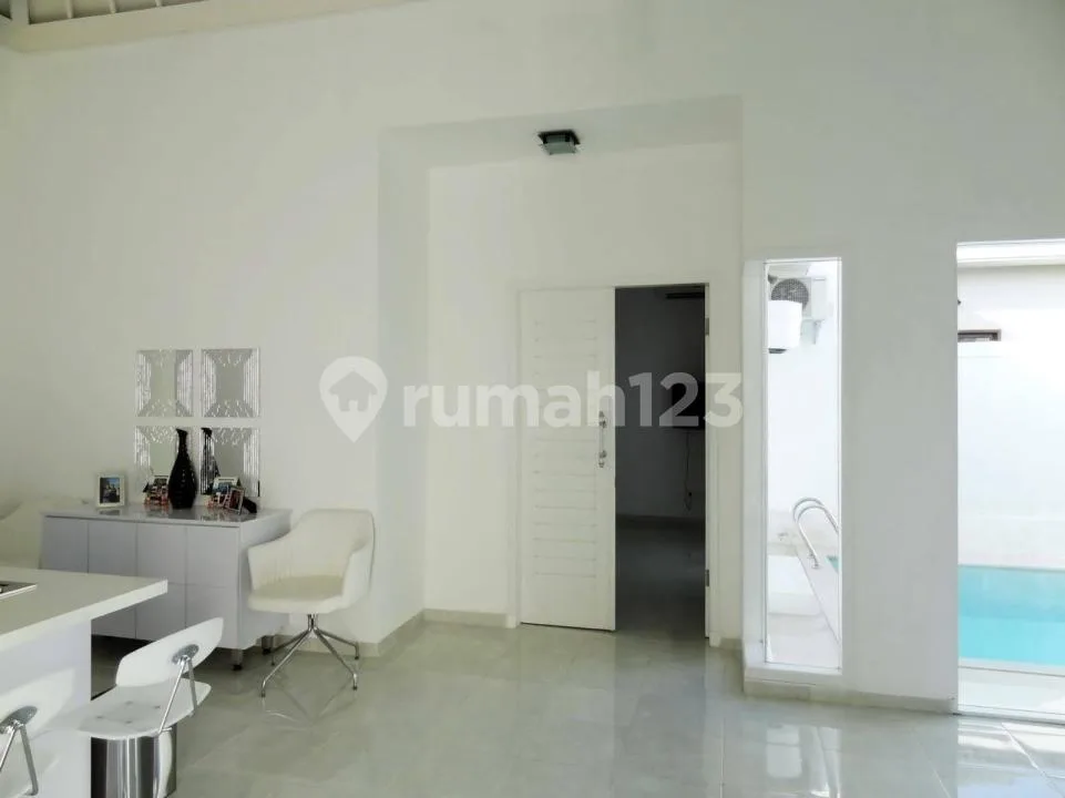 Villa Mewah Nuansa Putih Full Furnished Kolam Renang Pecatu Graha - Image 2 of 4