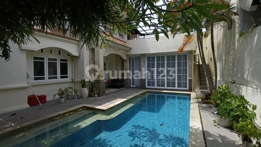 Min 2 Th Villa 4 KT Raya Semer Kerobokan Kuta Utara Badung - Image 4 of 4